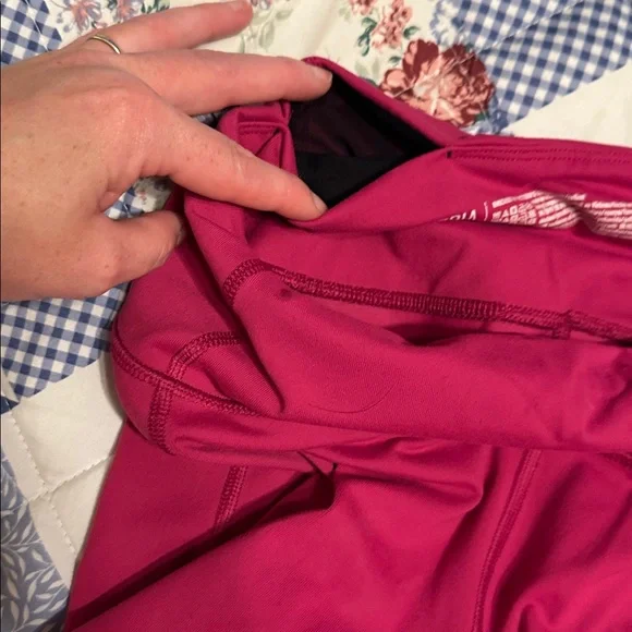 Victoria's Secret Sport Fuchsia Leggings - Picture 3 of 4